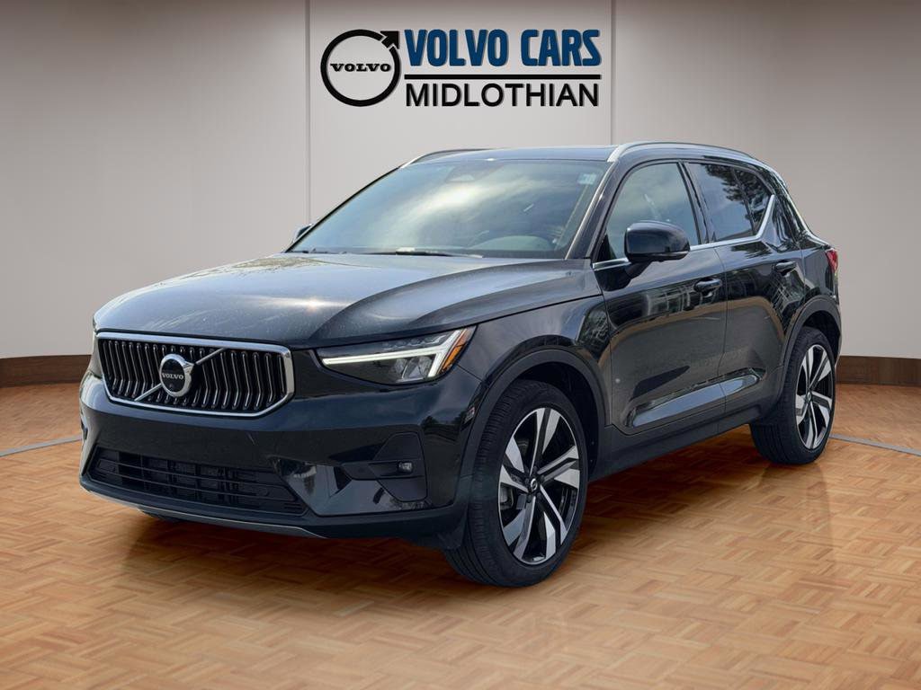Used 2023 Volvo XC40 B5 Plus w/ Driver Assist Package image 24