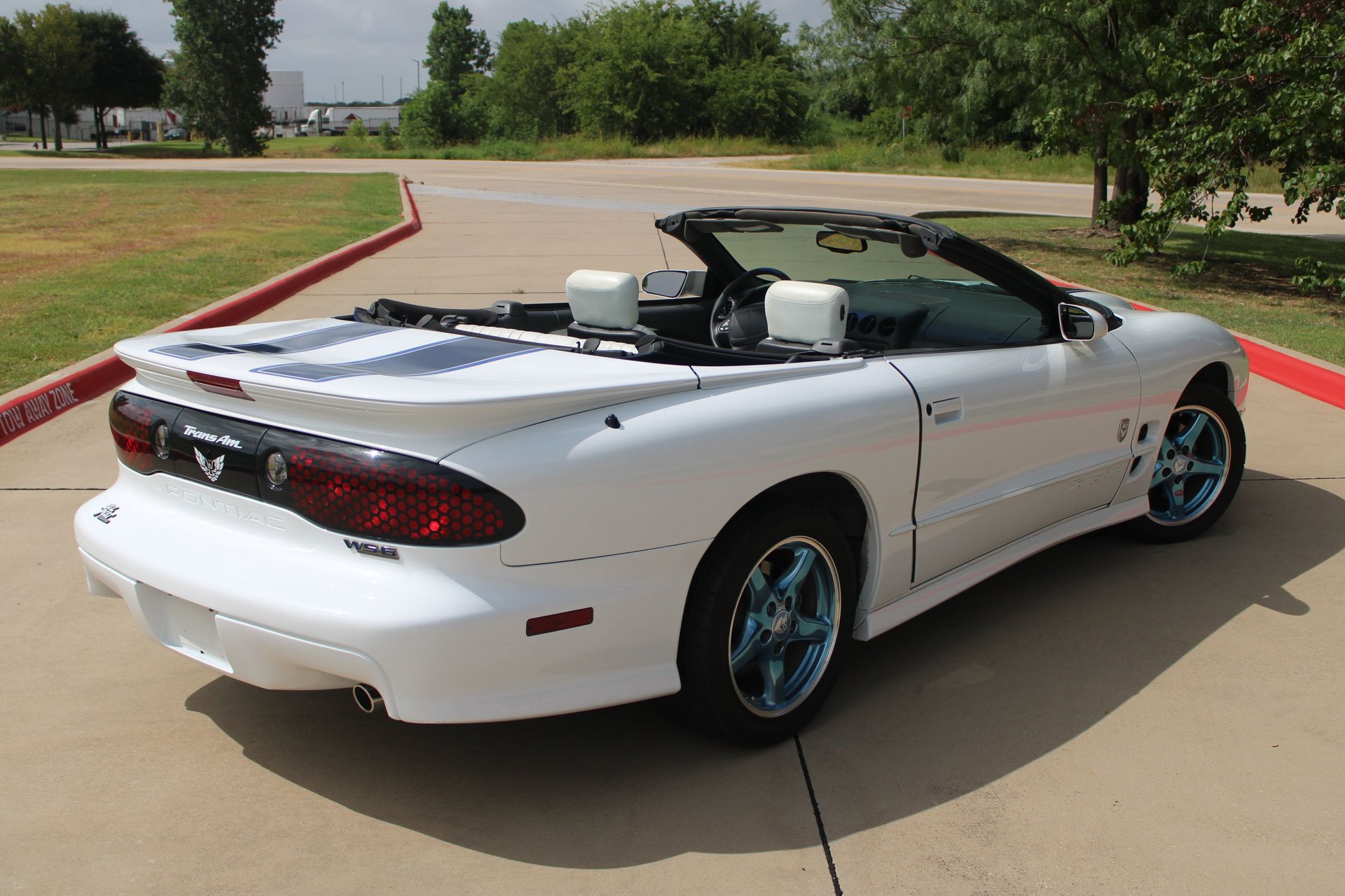 Used 1999 Pontiac Firebird Trans Am RWD image 14