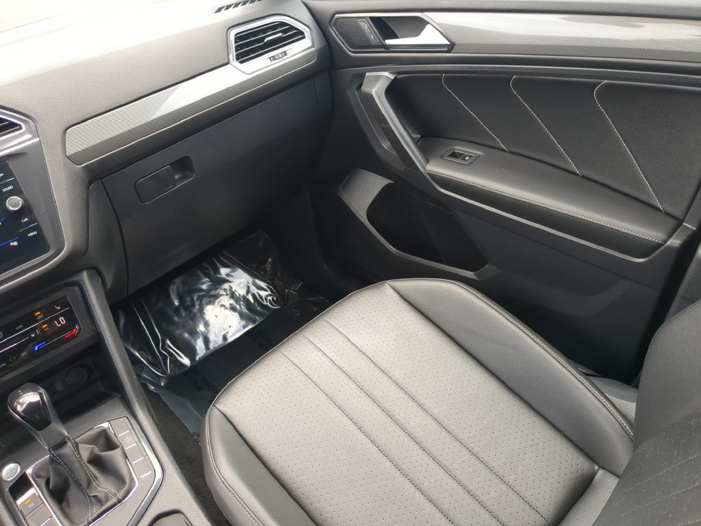Used 2022 Volkswagen Tiguan SE FWD image 15