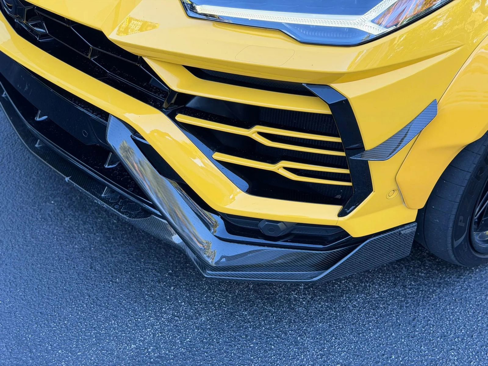 Used 2021 Lamborghini Urus AWD/4WD image 4