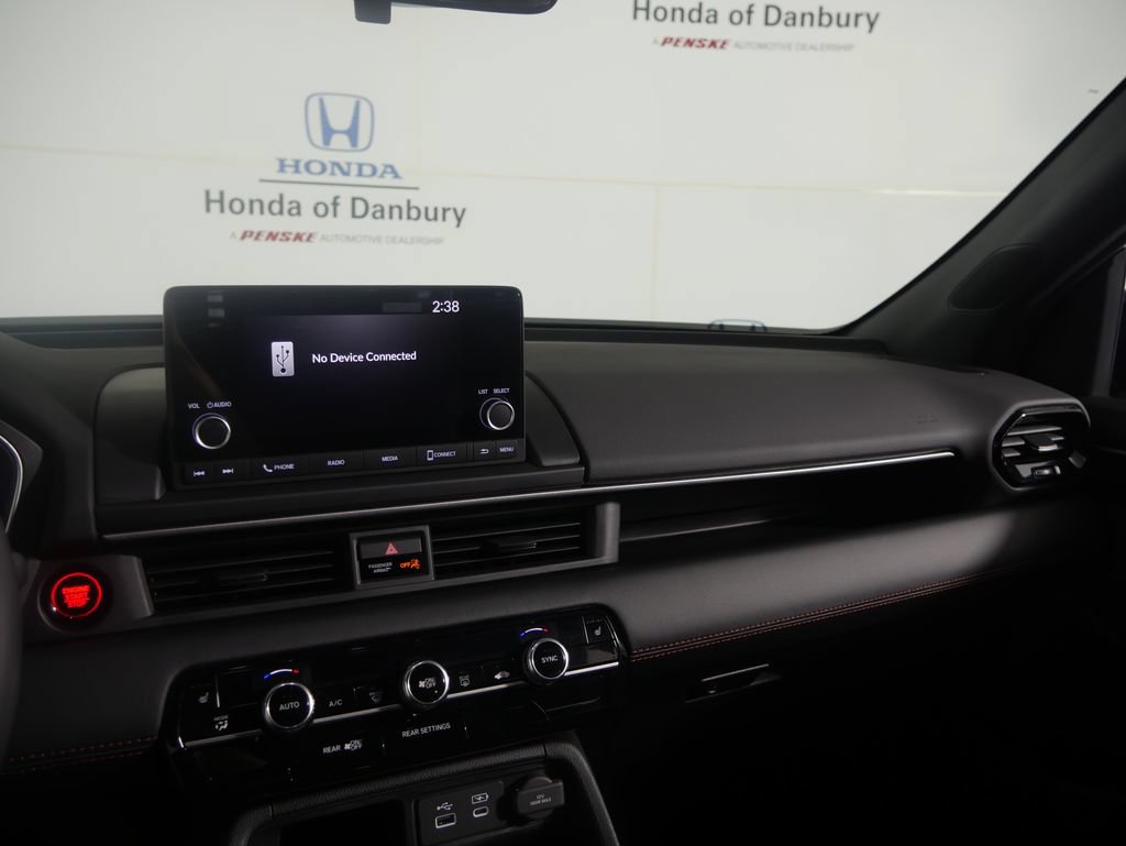 Used 2025 Honda Pilot Sport image 17