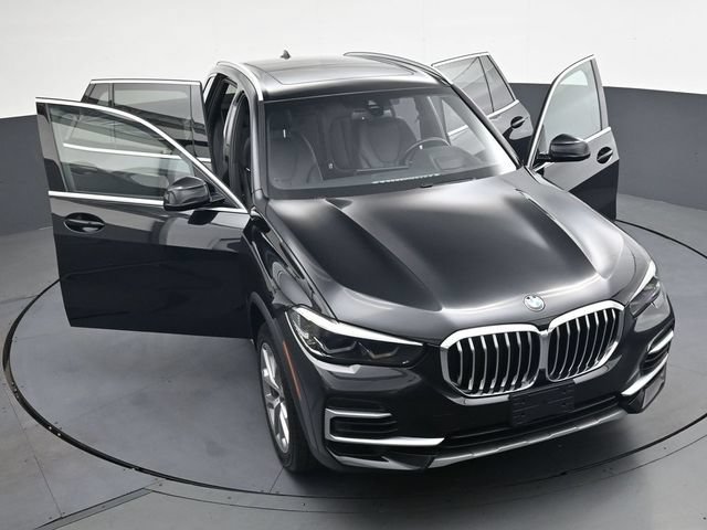 Used 2022 BMW X5 xDrive40i w/ Premium Package AWD/4WD image 39