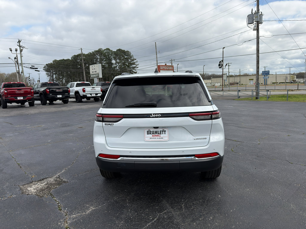 Used 2023 Jeep Grand Cherokee Laredo X image 6