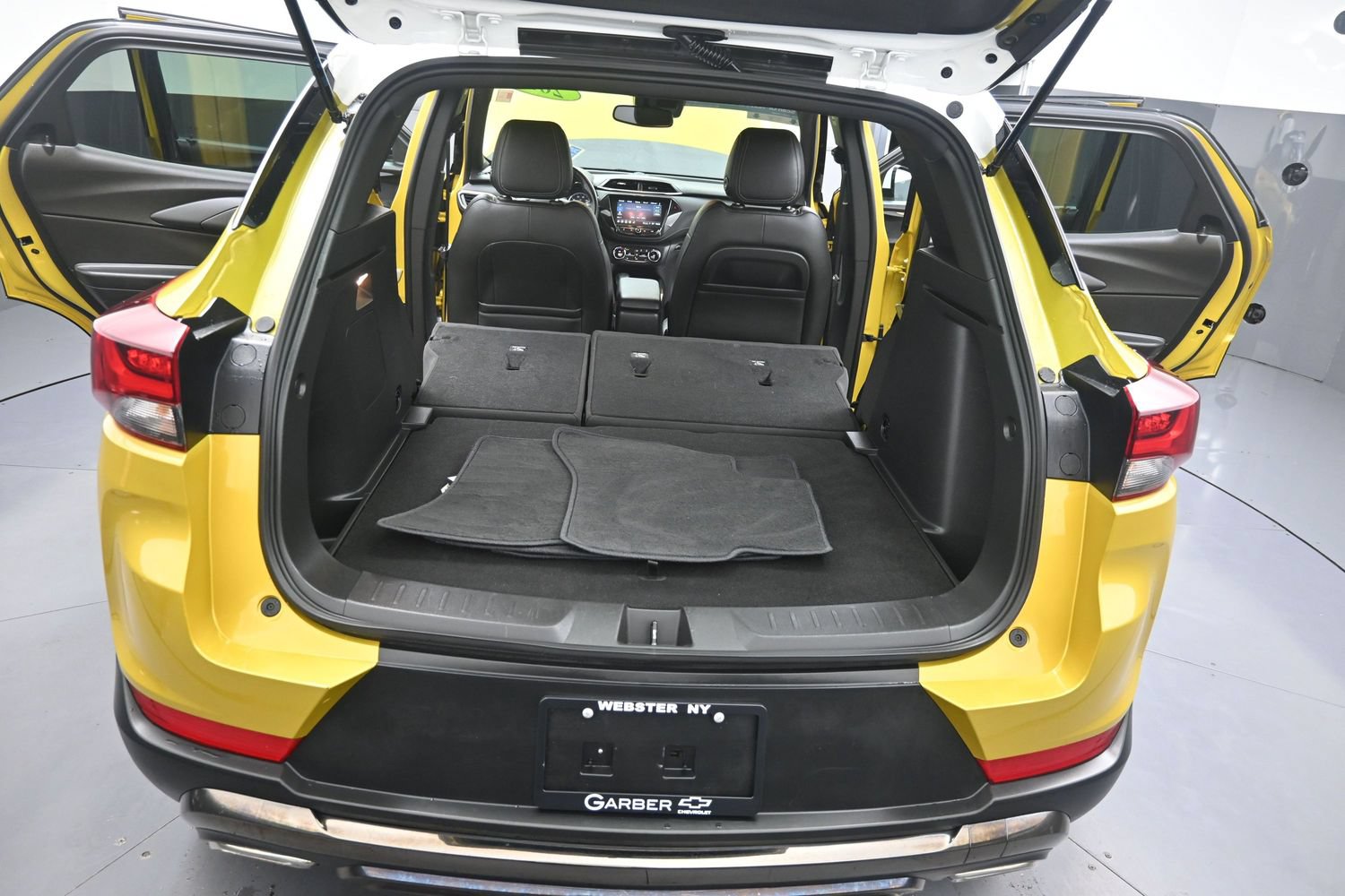 Used 2023 Chevrolet TrailBlazer ACTIV w/ Technology Package AWD/4WD image 40