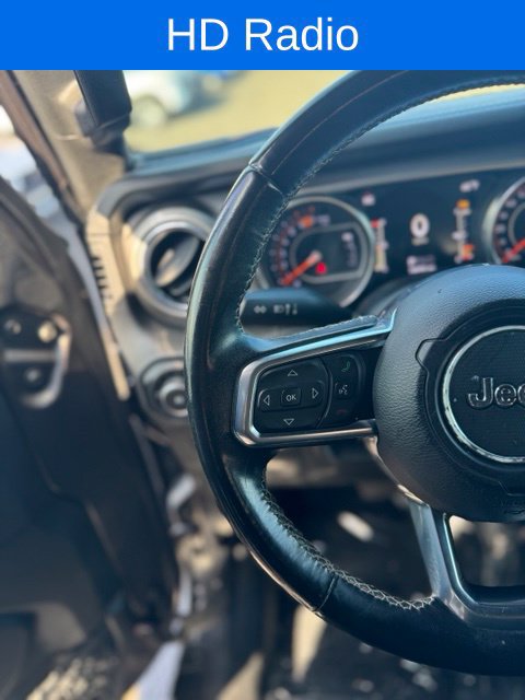 Used 2018 Jeep Wrangler Unlimited Sahara AWD/4WD image 17