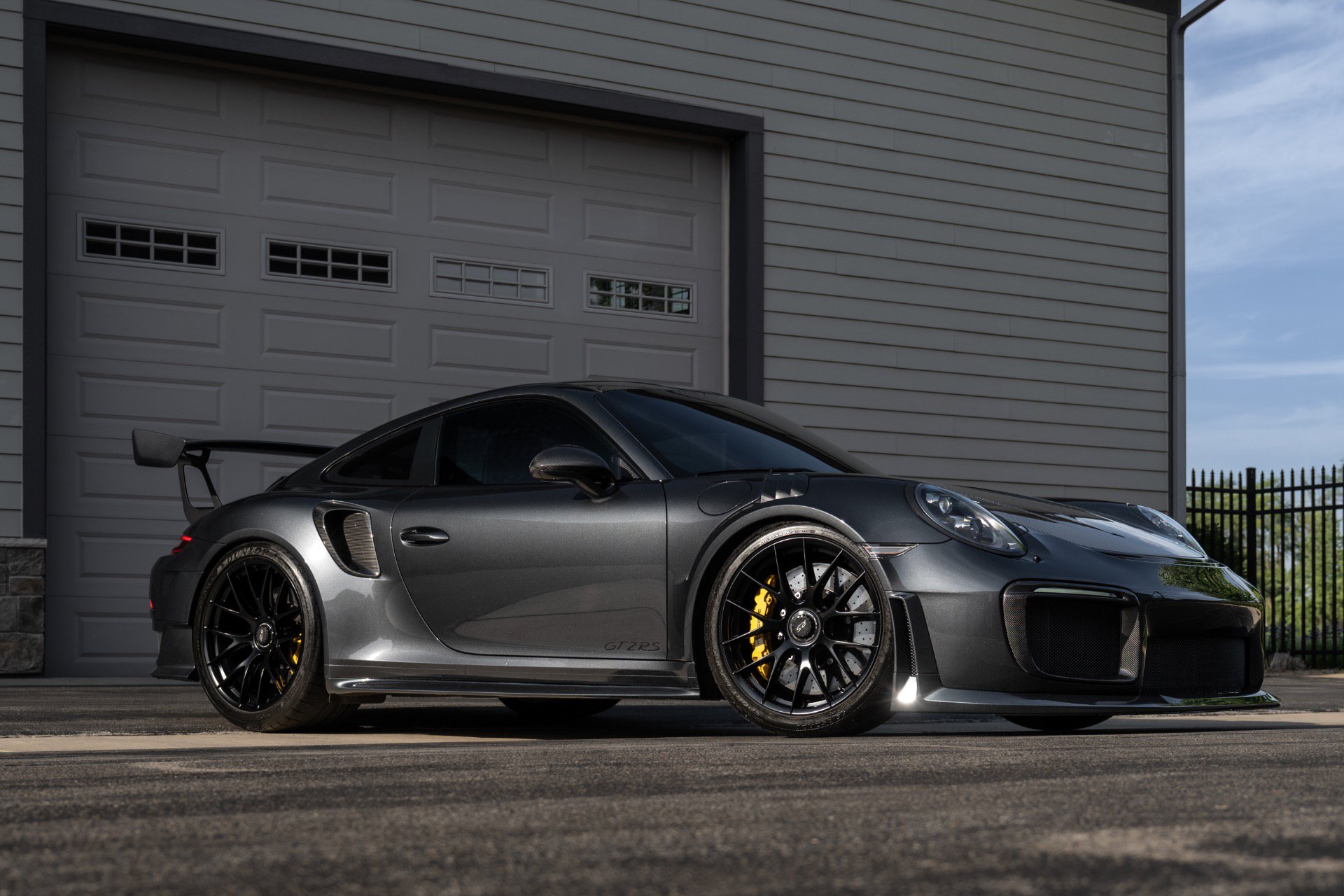 Used 2018 Porsche 911 GT2 RS RWD image 18