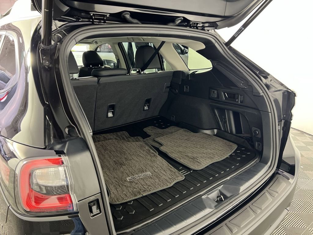 Used 2025 Subaru Outback Onyx Edition image 26