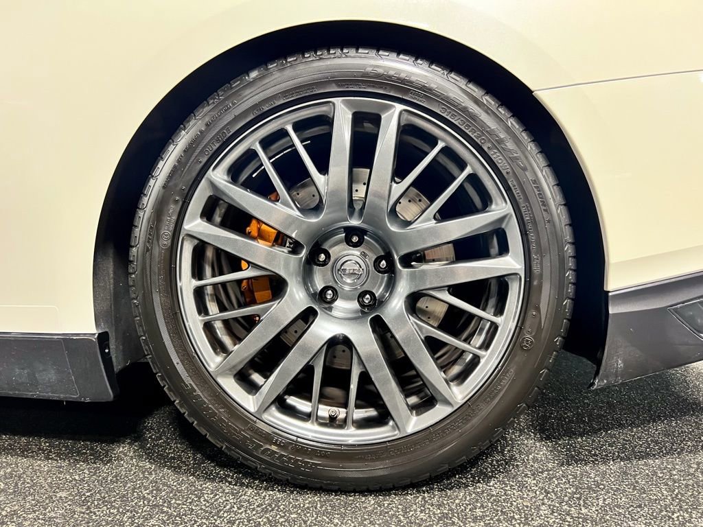 Used 2017 Nissan GT-R Premium image 28