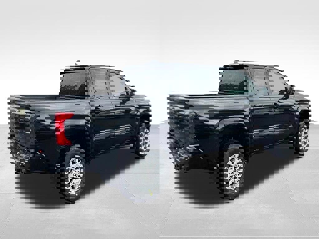 Used 2025 Toyota Tacoma SR5 image 4