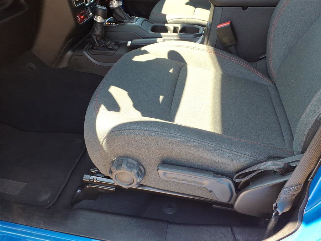 Used 2025 Jeep Wrangler Unlimited Rubicon AWD/4WD image 9