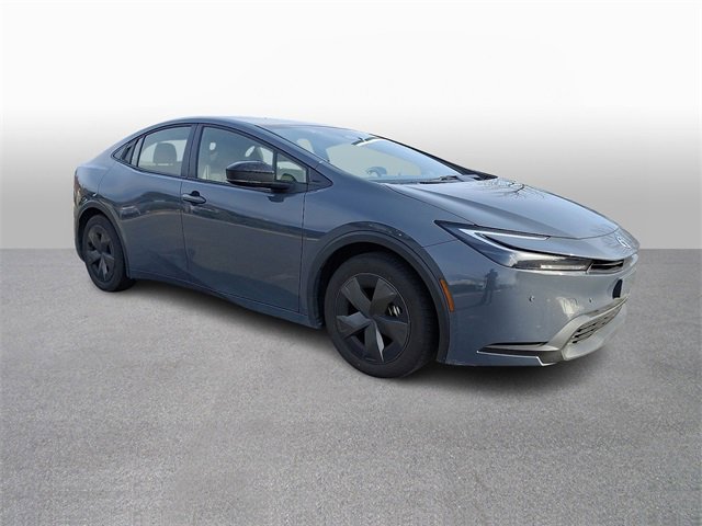 Used 2025 Toyota Prius LE image 3