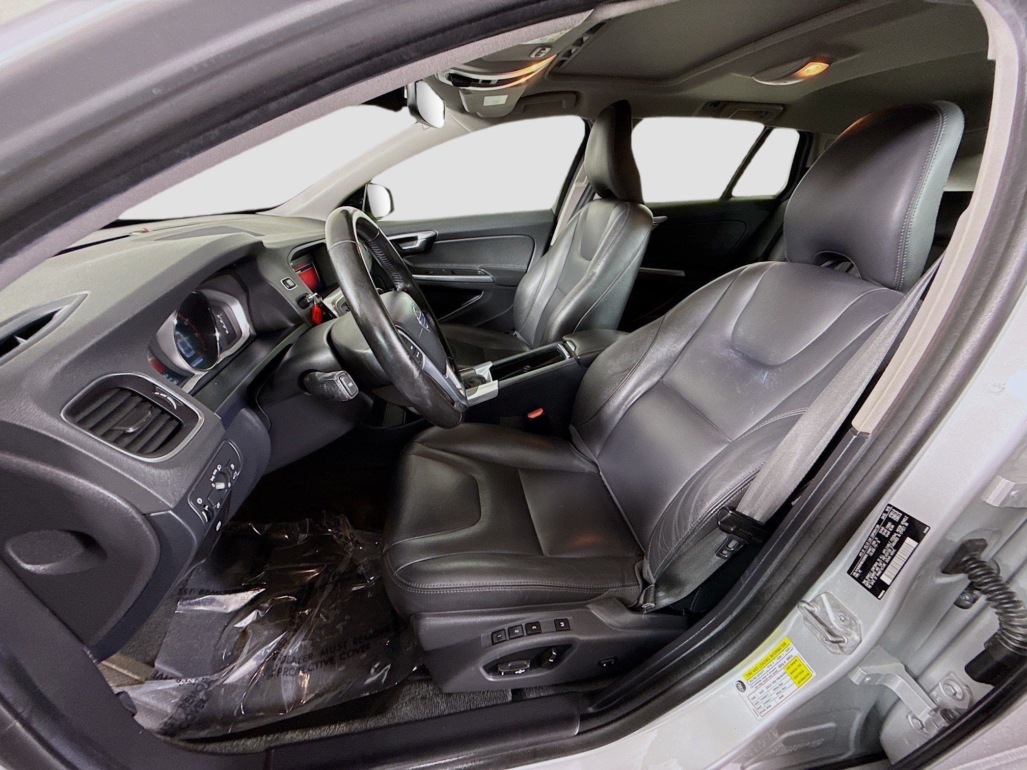 Used 2016 Volvo V60 T5 Platinum w/ Climate Package FWD image 22