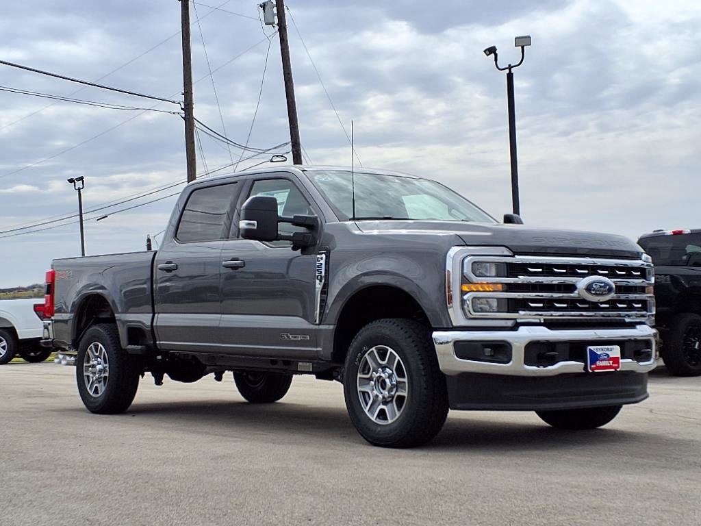 New 2025 Ford F250 Lariat w/ FX4 Off-Road Package image 3