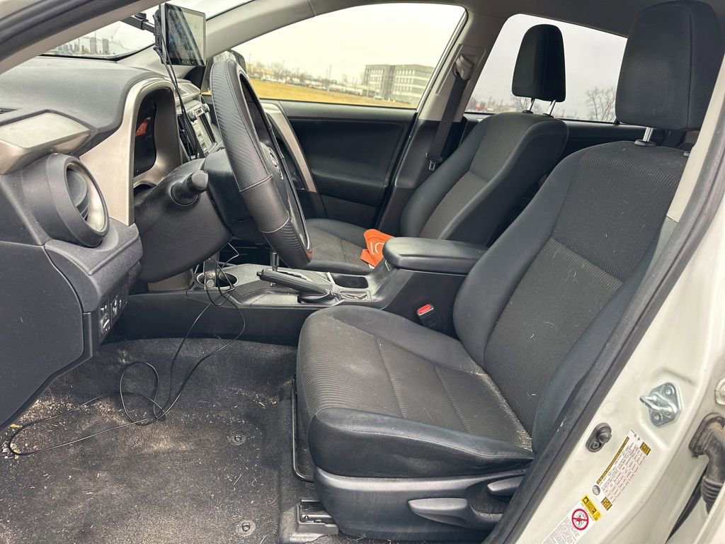 Used 2015 Toyota RAV4 LE image 15
