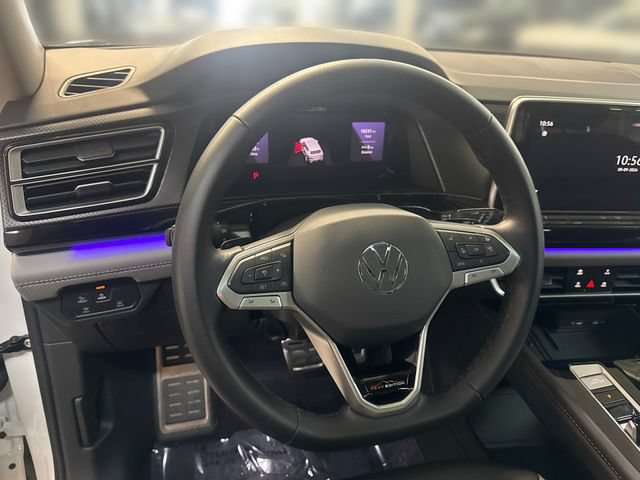 Certified 2025 Volkswagen Atlas Peak Edition SE AWD/4WD image 12