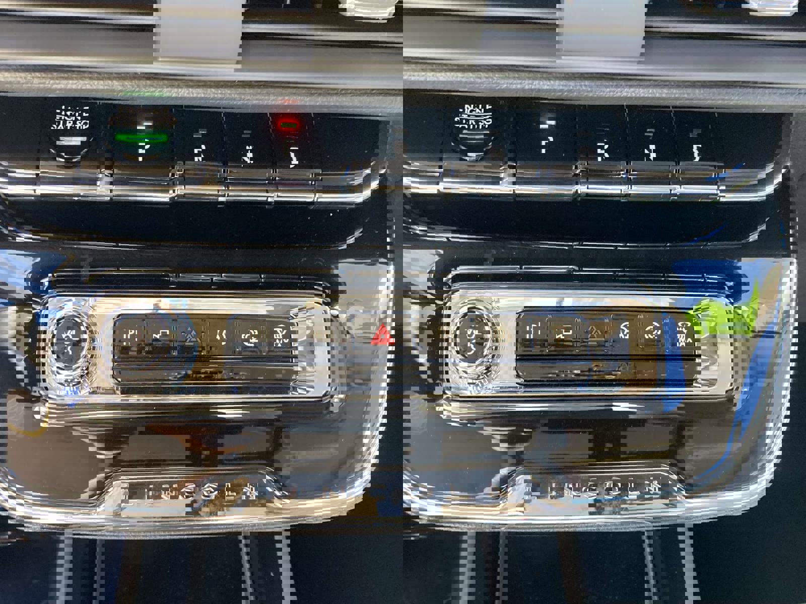 New 2026 Lincoln Corsair Premiere image 24