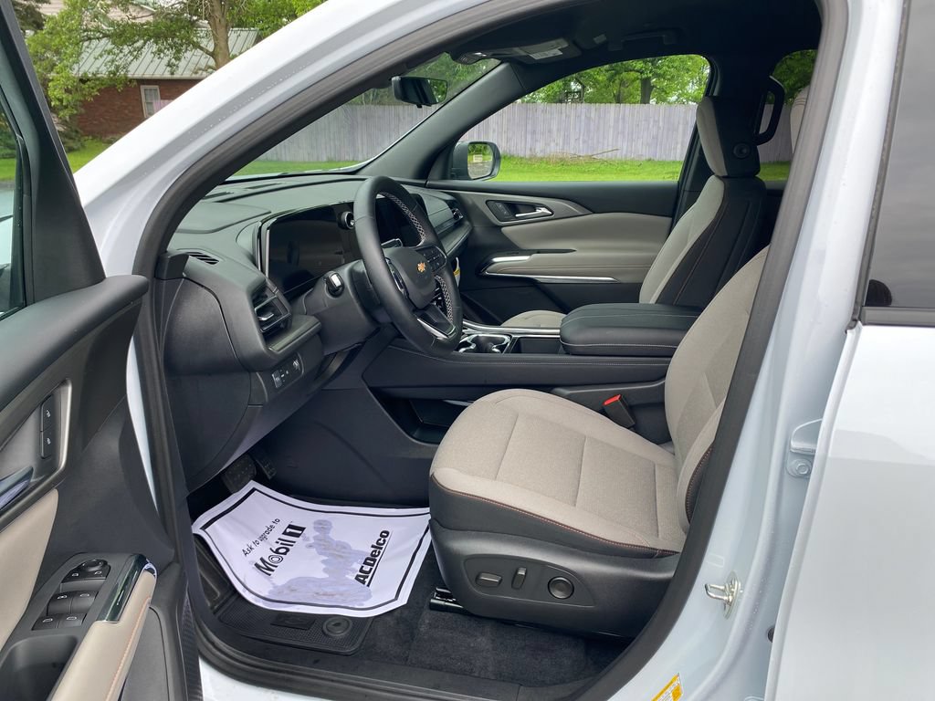 New 2026 Chevrolet Traverse LT w/ Driver Confidence Package FWD image 22