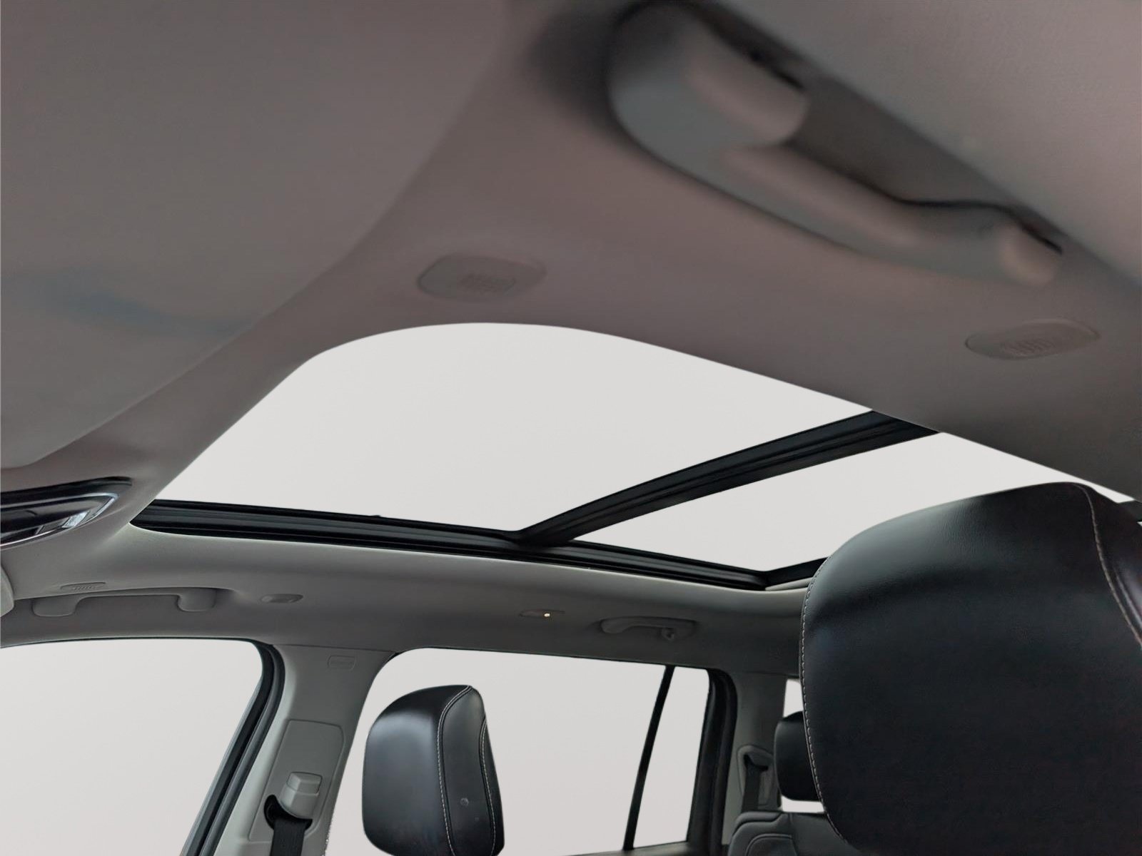 Used 2022 Jeep Grand Cherokee L Limited AWD/4WD image 10