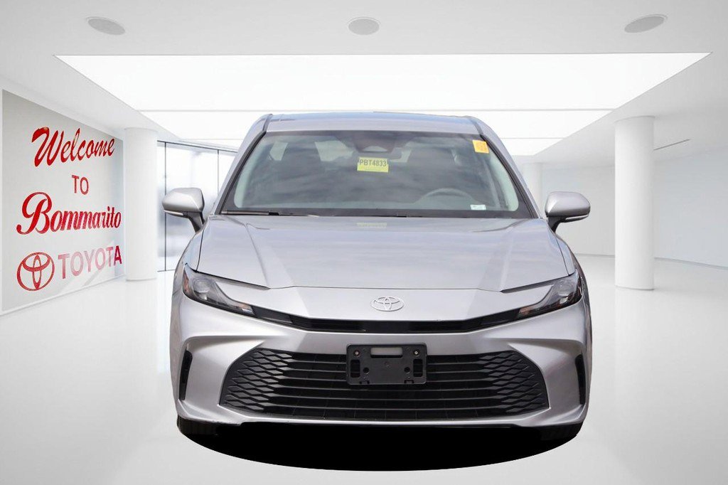 Used 2025 Toyota Camry LE FWD image 4