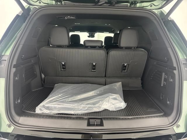 New 2027 Chevrolet Traverse RS w/ LPO, Floor Liner Package AWD/4WD image 30