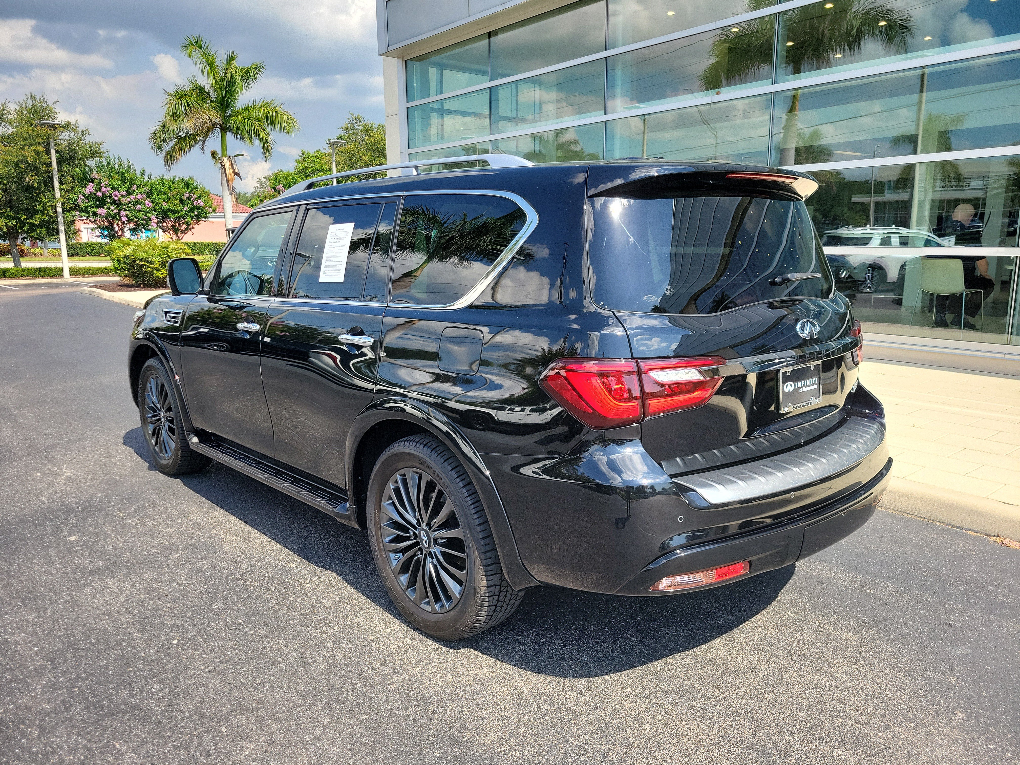 Used 2022 INFINITI QX80 Premium Select w/ Cargo Package RWD image 6