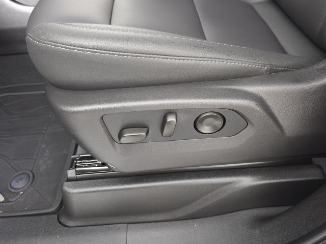 Certified 2026 Chevrolet Suburban LT w/ Comfort Package AWD/4WD image 26