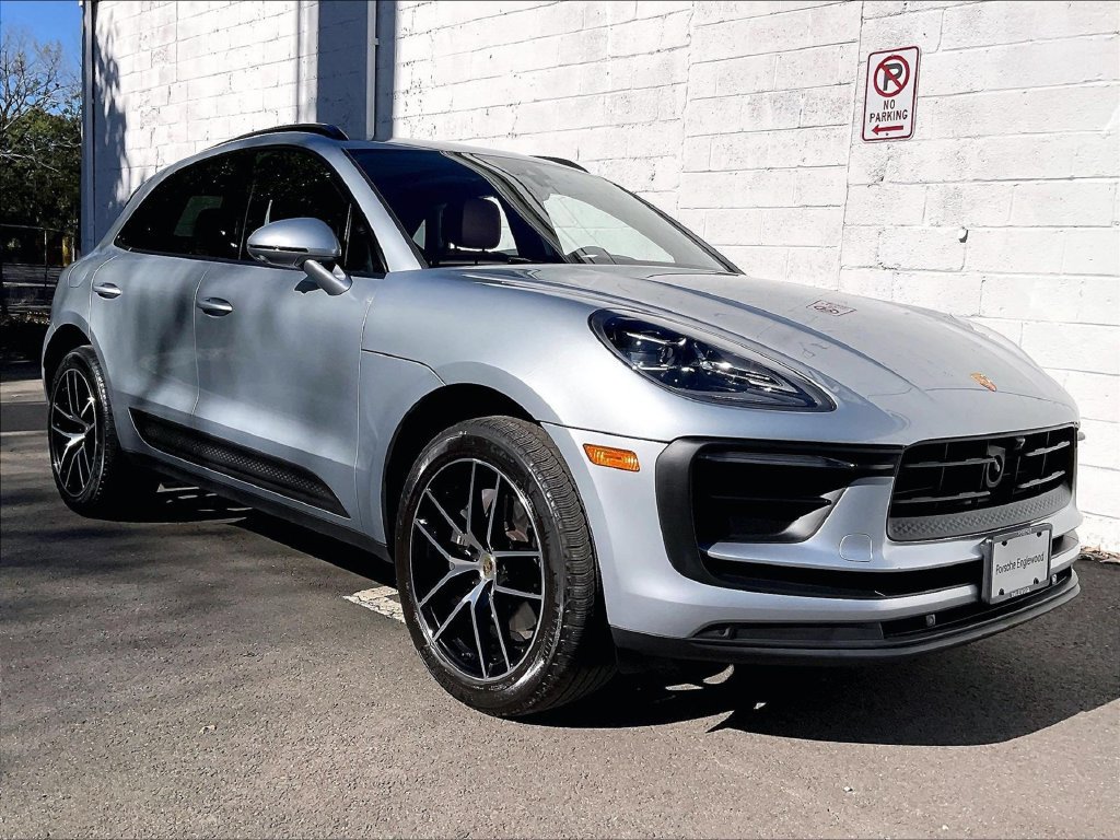 Certified 2023 Porsche Macan AWD/4WD image 7