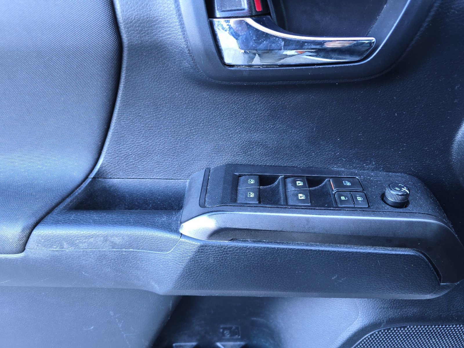 Used 2019 Toyota Tacoma TRD Off-Road image 10