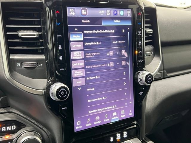 New 2026 RAM 1500 4x4 Crew Cab image 38
