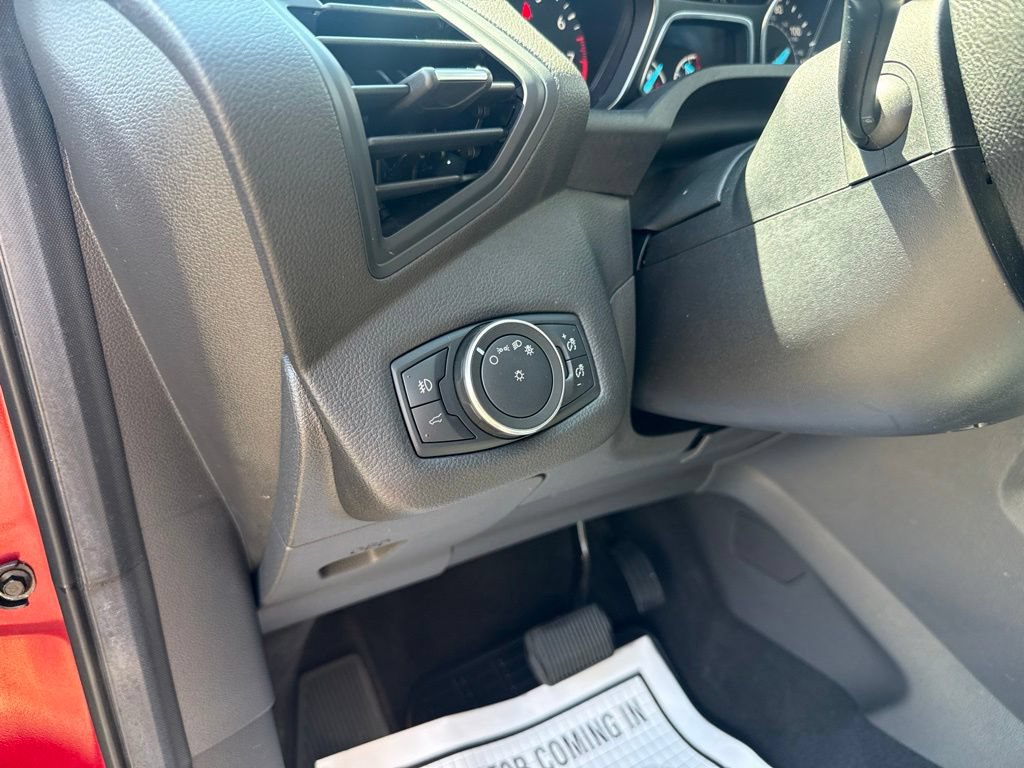 Used 2019 Ford Escape SE FWD image 16