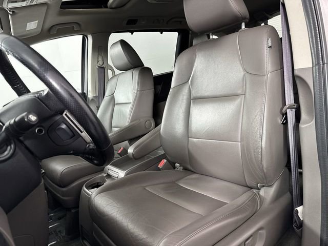 Used 2016 Honda Odyssey Touring Elite image 19