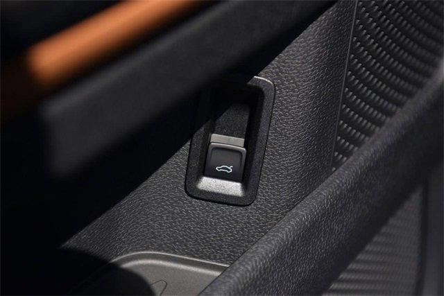 New 2025 Volkswagen ID. Buzz Pro S image 9