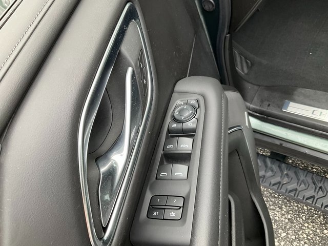 Certified 2024 Chevrolet Suburban Z71 w/ Luxury Package image 8