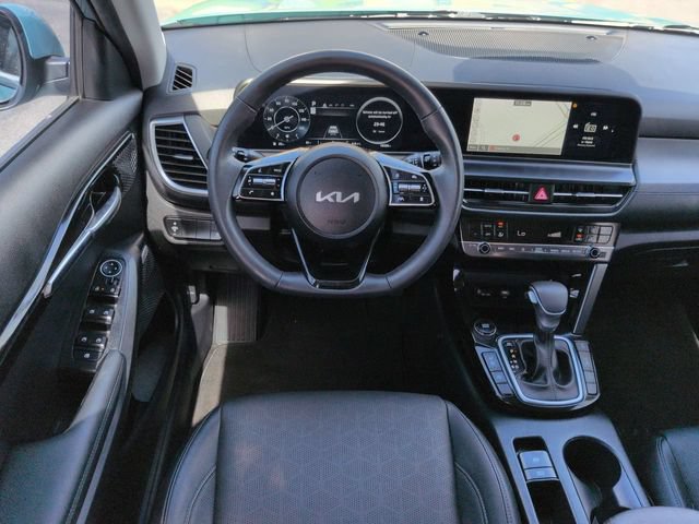 Used 2024 Kia Seltos SX w/ SX Sunroof Package AWD/4WD image 16