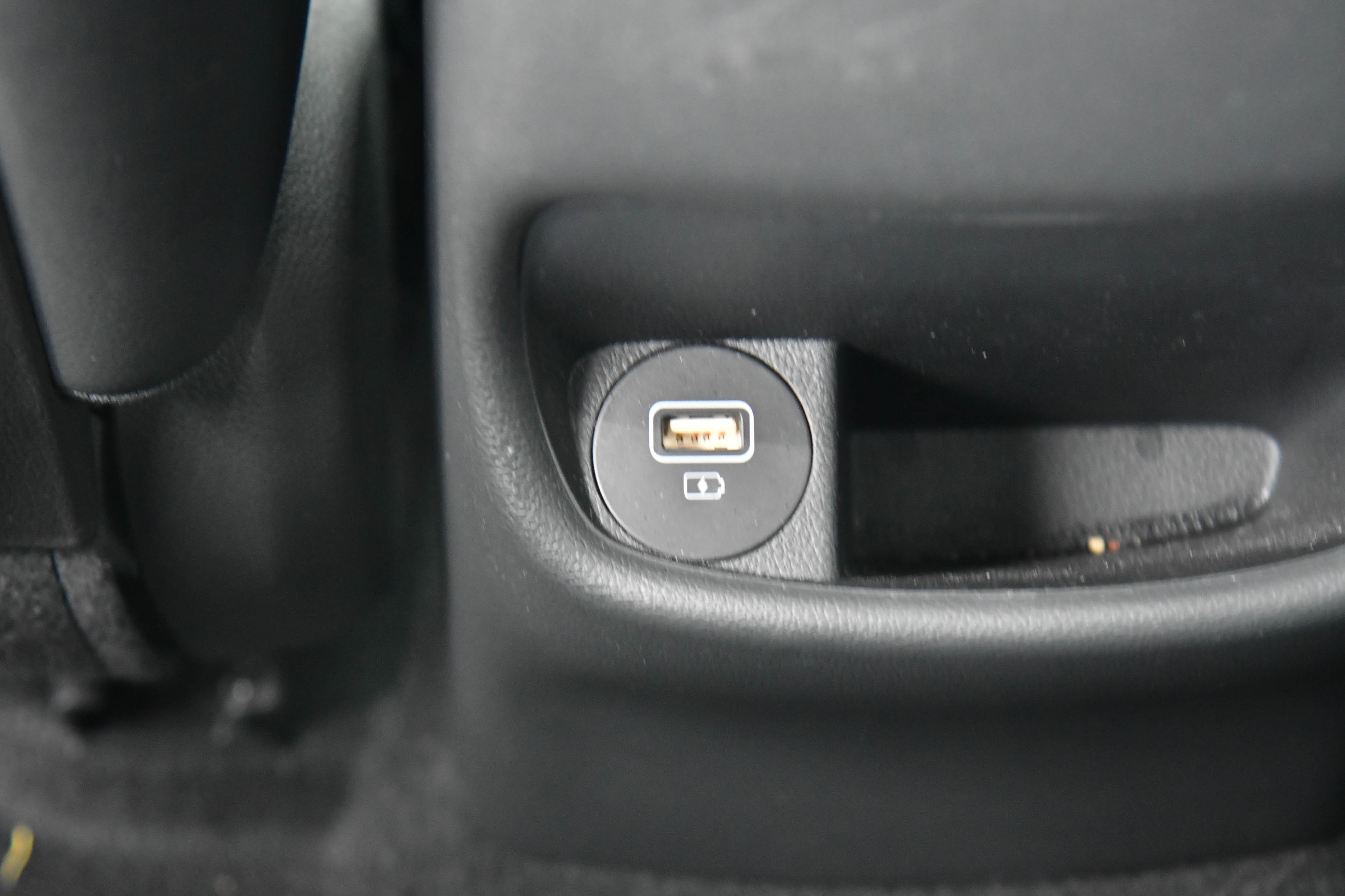 Used 2023 Hyundai Kona Limited image 39