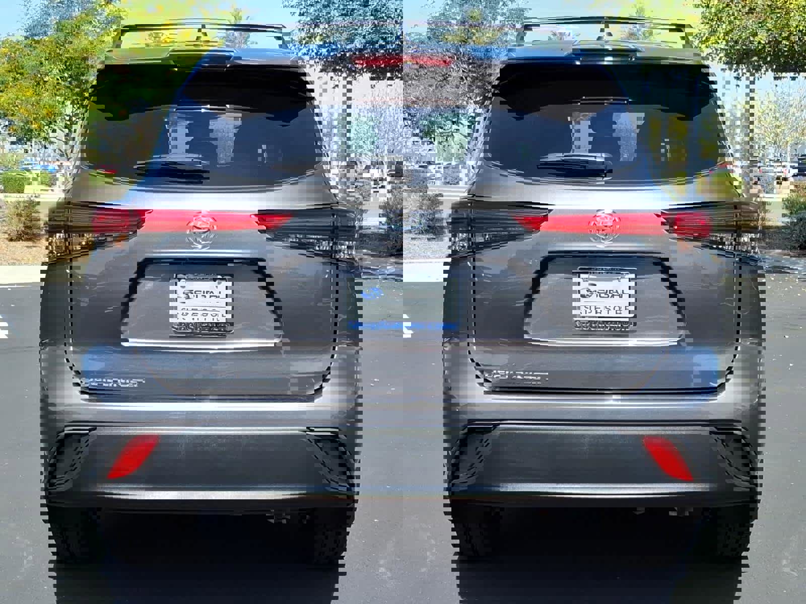 Used 2023 Toyota Highlander L image 6