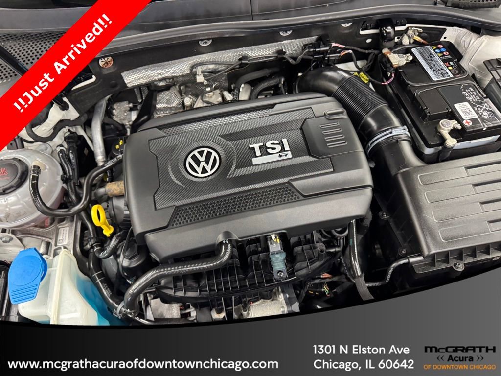 Used 2019 Volkswagen Golf R 4-Door image 32