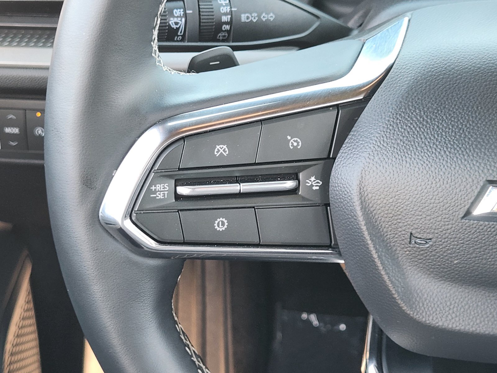 Certified 2026 Chevrolet Traverse LT w/ Driver Confidence Package FWD image 30