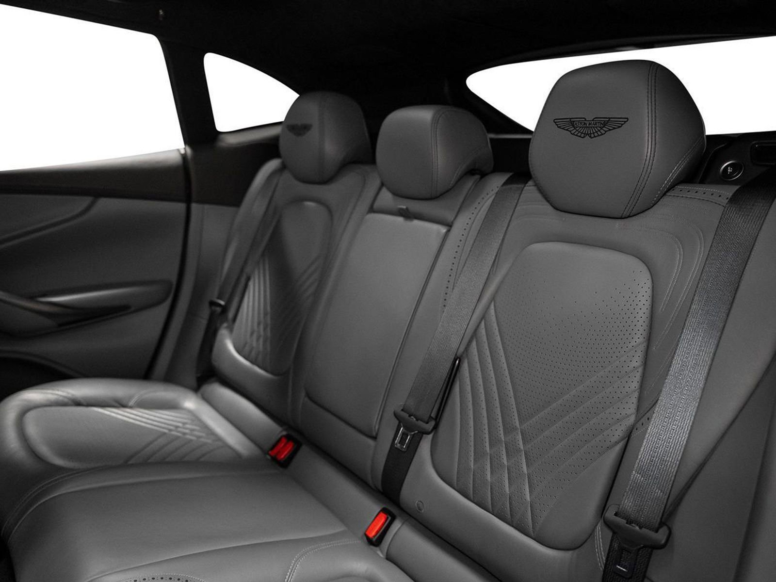 Used 2021 Aston Martin DBX image 36