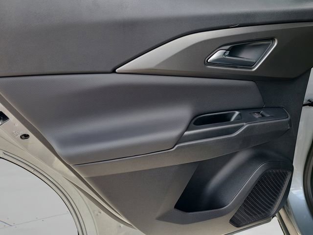 New 2026 Chevrolet Equinox EV LT image 18