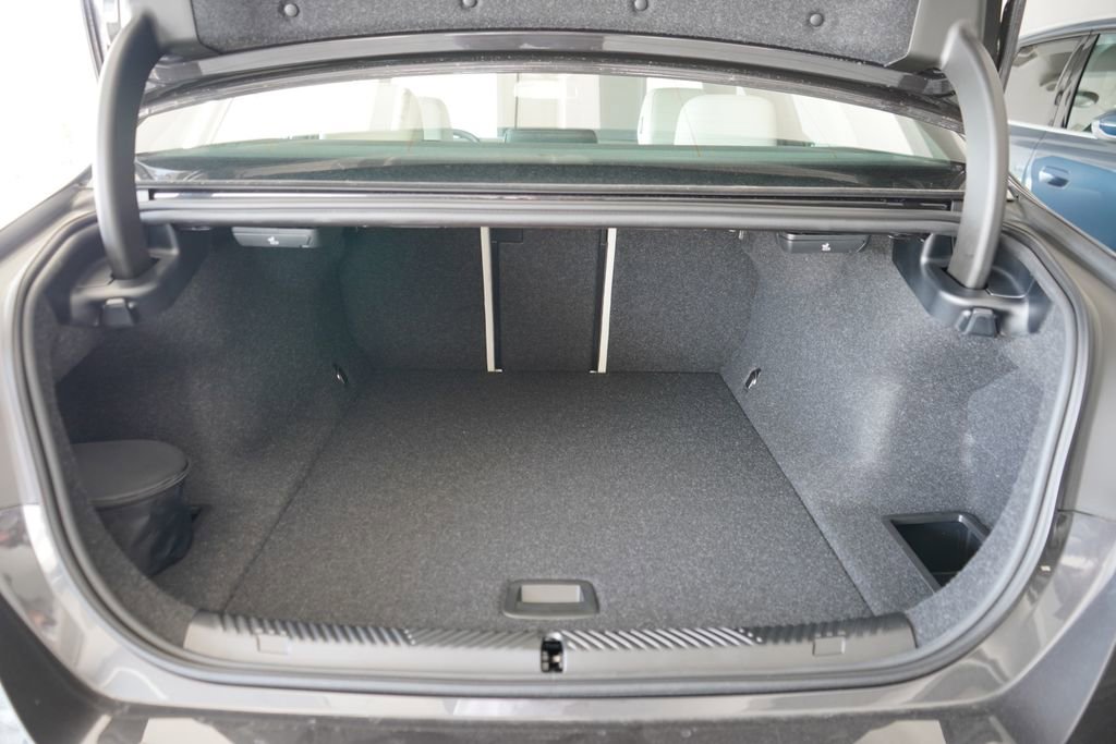 Used 2026 BMW i5 eDrive40 w/ Premium Package image 21