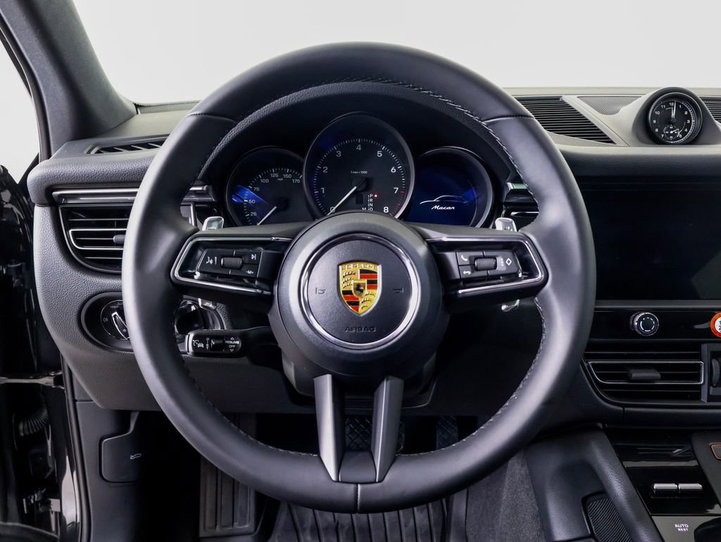 Certified 2026 Porsche Macan image 12