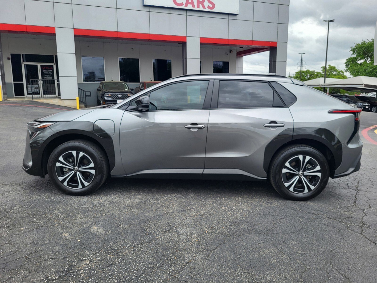 Used 2024 Toyota bZ4X AWD image 7
