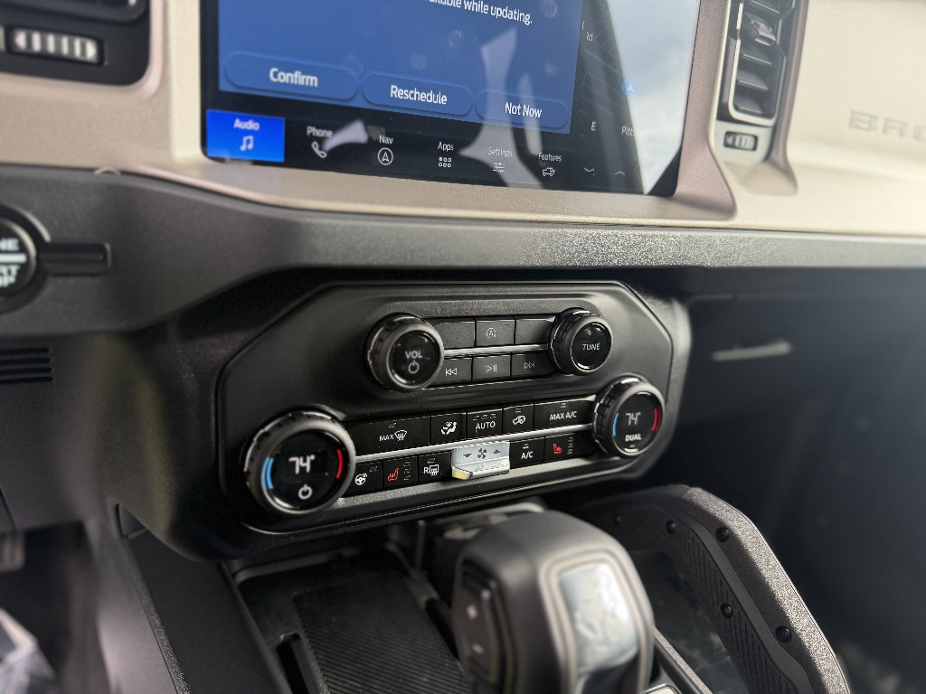 Used 2025 Ford Bronco Outer Banks w/ Sasquatch Package AWD/4WD image 16