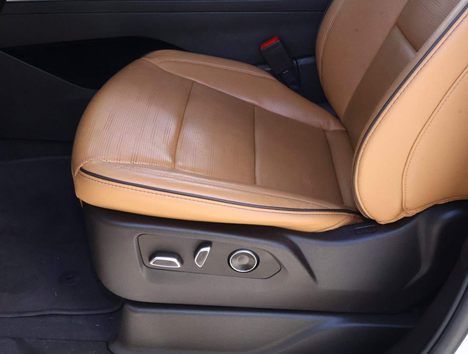 Certified 2025 Cadillac Escalade Premium Luxury RWD image 20
