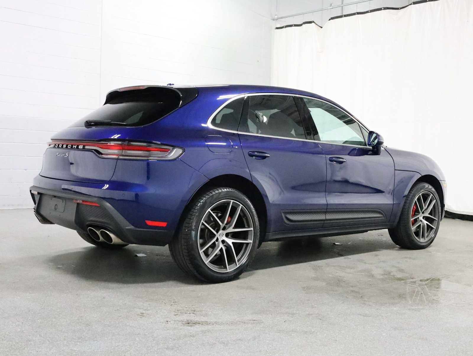 Certified 2023 Porsche Macan S AWD/4WD image 9