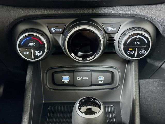 Certified 2025 Hyundai Venue SEL FWD image 19