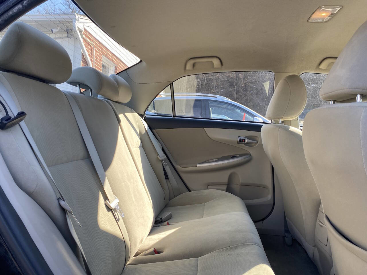Used 2012 Toyota Corolla LE image 23
