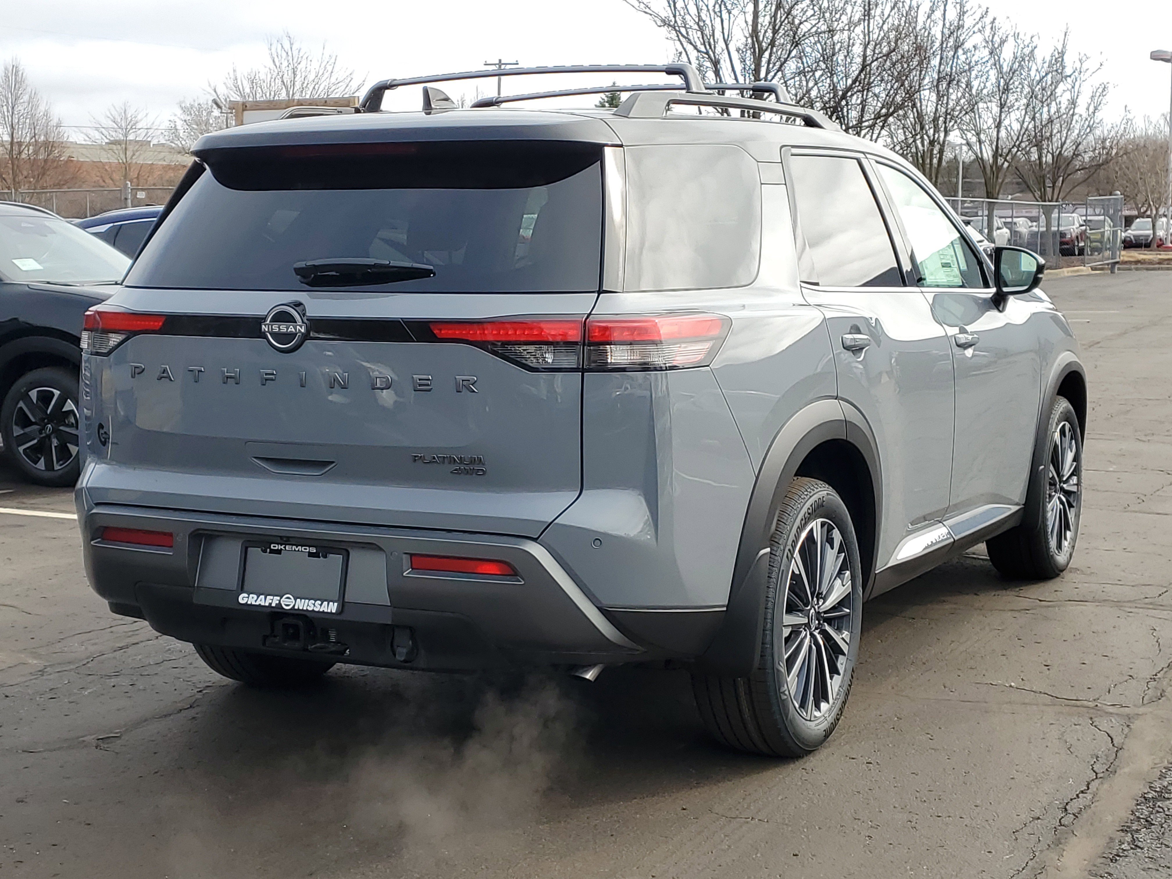 New 2026 Nissan Pathfinder Platinum image 3