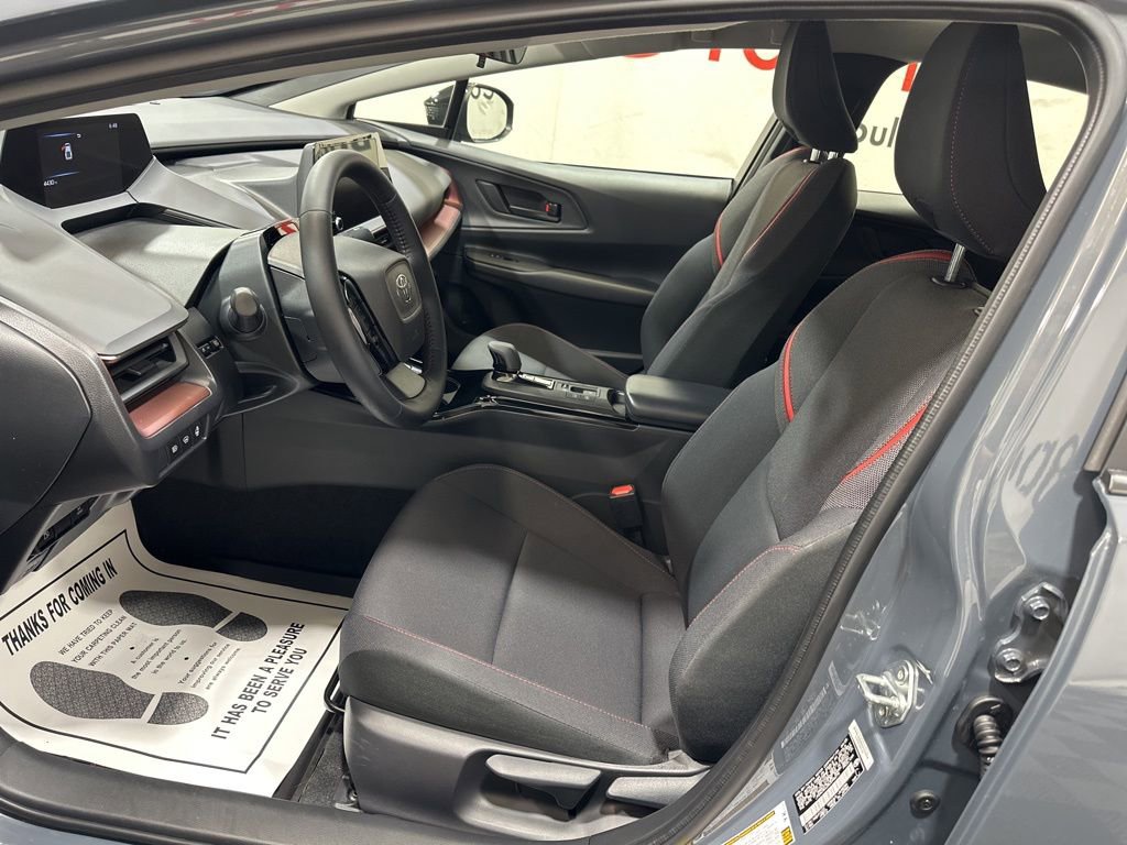 Used 2025 Toyota Prius Plug-In Hybrid image 24